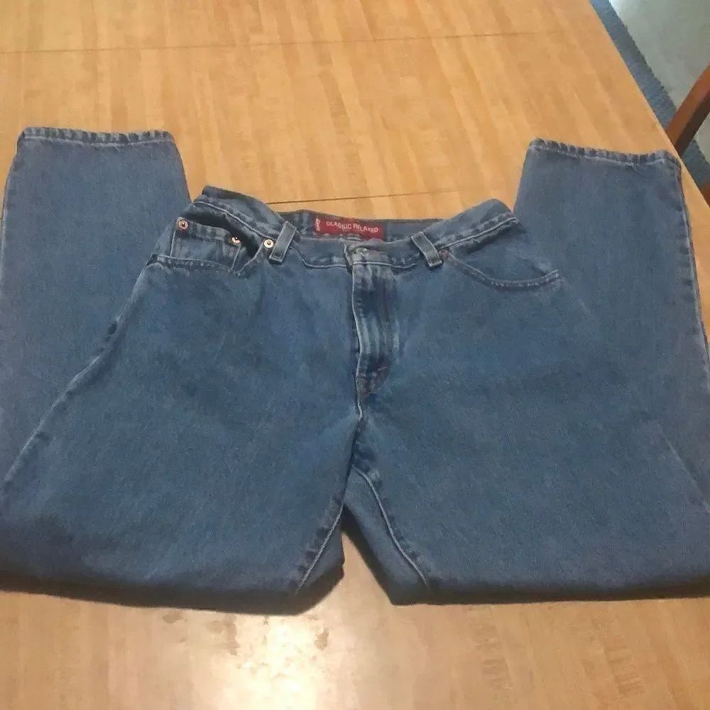 ✔️Classic Relaxed Tapered Leg Levi’s Jeans